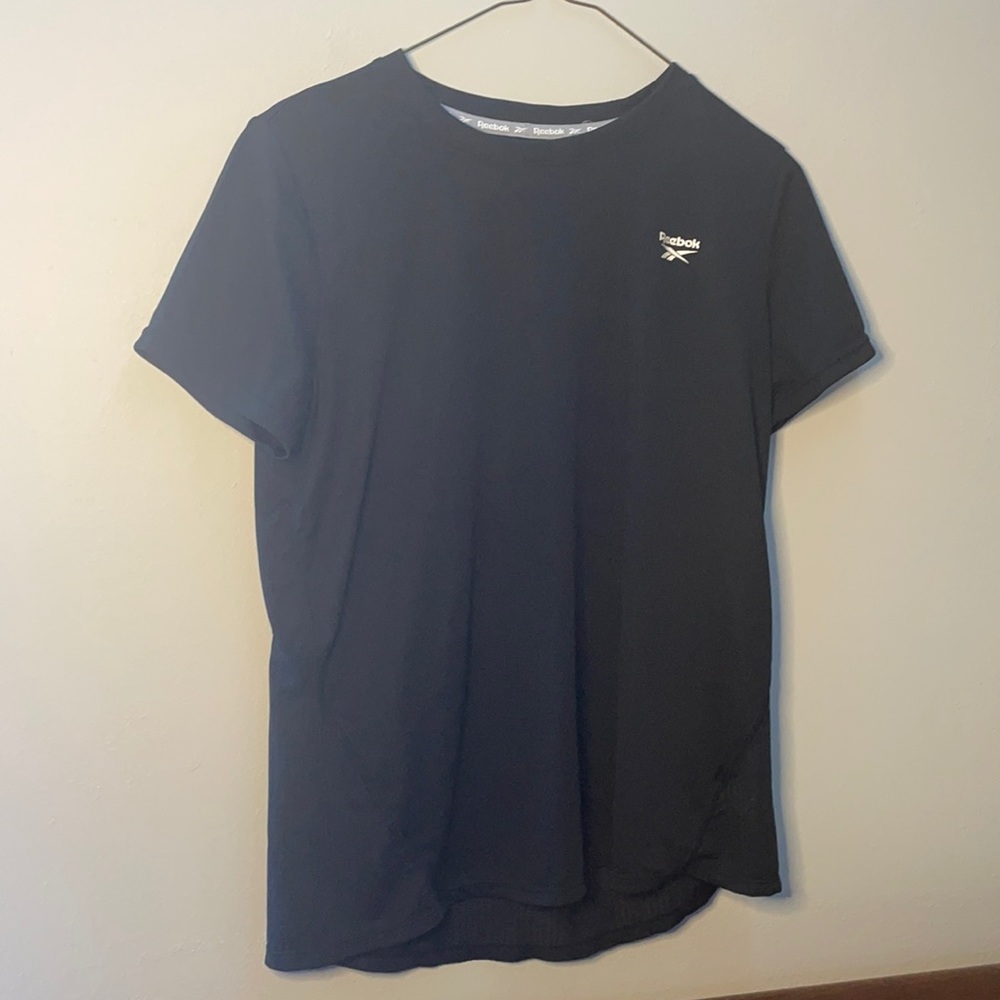 REEBOK TEE SHIRT